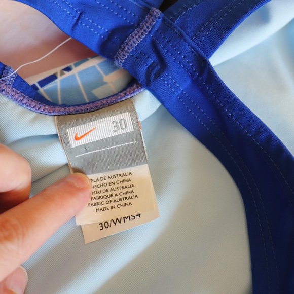 SOLD NWT Nike Swim Strength Swimsuit One Piece Size 30/Womens 4 - Picture 3 of 3